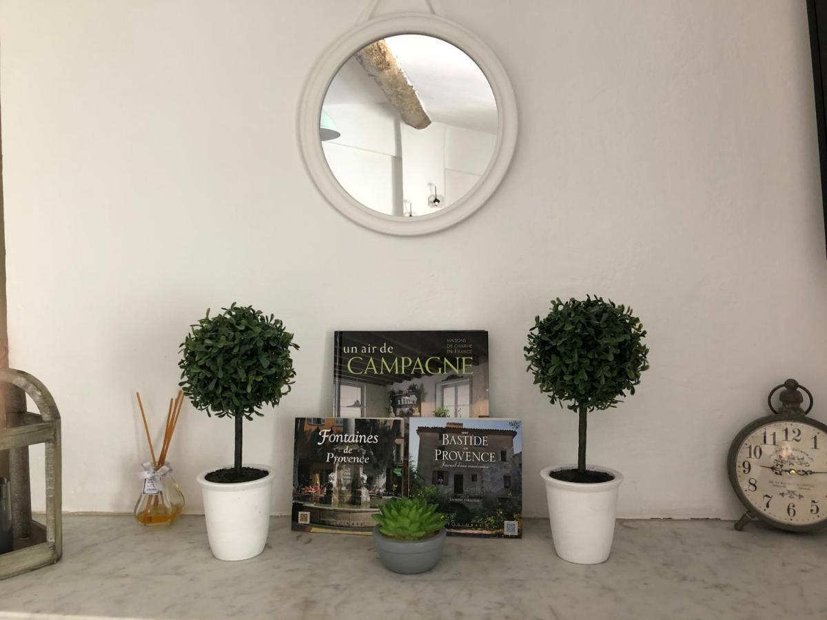 植物群酒店 Fréjus 外观 照片